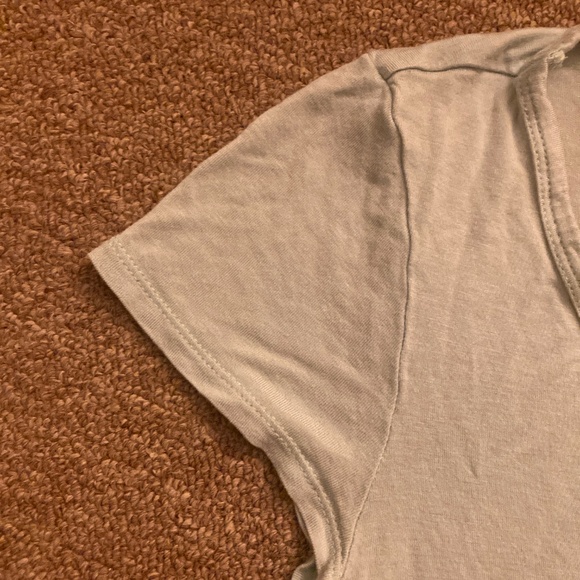 ❤️GAP shirt size small - Picture 2 of 4